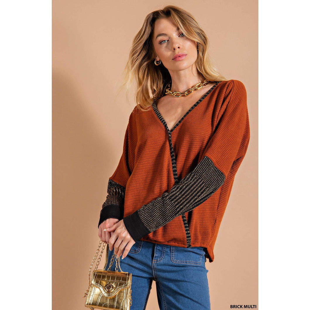 METALIC THERMAL RIB MIX MATCH SURPLICE TOP: BRICK MULTI / S