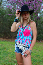 Load image into Gallery viewer, Nice to Bow You Tank - / Pink Feathers Size M