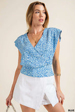 Load image into Gallery viewer, SURPLICE FRONT CLOSED BABYSNAP SMOCKED BACK TOP: BLUE / M