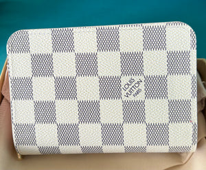 Fashion Compact wallet zip around White grey checked