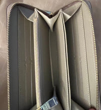 Load image into Gallery viewer, Fashion Wallet card holder organizer Taupe and cream zip around