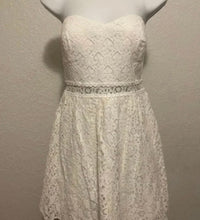 Load image into Gallery viewer, NWOT Lilly Pulitzer Brett Strapless White Lace Dress S. Super cute!