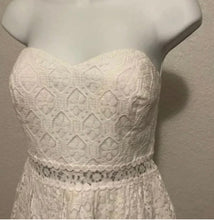 Load image into Gallery viewer, NWOT Lilly Pulitzer Brett Strapless White Lace Dress S. Super cute!