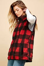 Load image into Gallery viewer, PLUS SIZE REVERSIBLE PLAID ZIP UP POCKET VEST: BLACK/RED