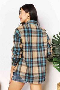 women's Plaid Curved Hem Shirt Jacket with Breast Pockets