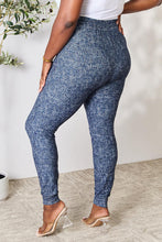 Load image into Gallery viewer, LOVEIT Heathered Drawstring Leggings with Pockets